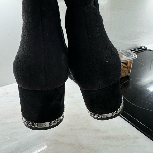 Micheal kors boots 2 inch heel - Picture 3 of 7